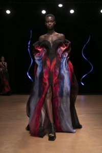 Iris van Herpen Sensory Seas couture gown inspired by neuroscience and marine ecology, featuring fluid lines that echo synapses and ocean fibers.
